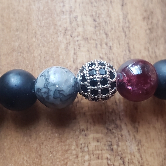 Gray Jasper, Matte Black Onxy, & Garnet Handcrafted Beaded Bracelet - Picture 6 of 6